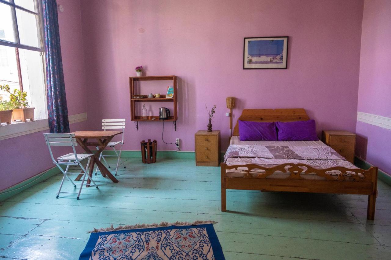 Lotus Garden Hostel Izmir Bagian luar foto