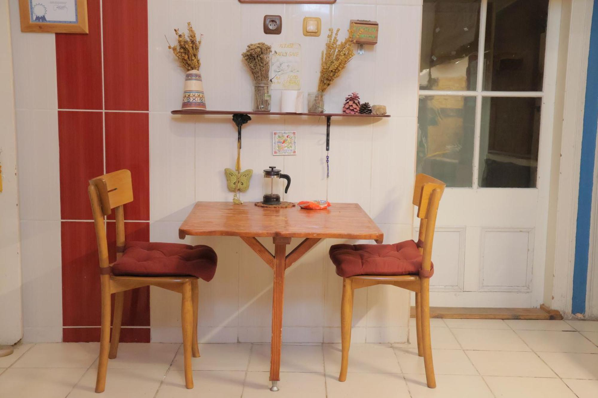 Lotus Garden Hostel Izmir Bagian luar foto