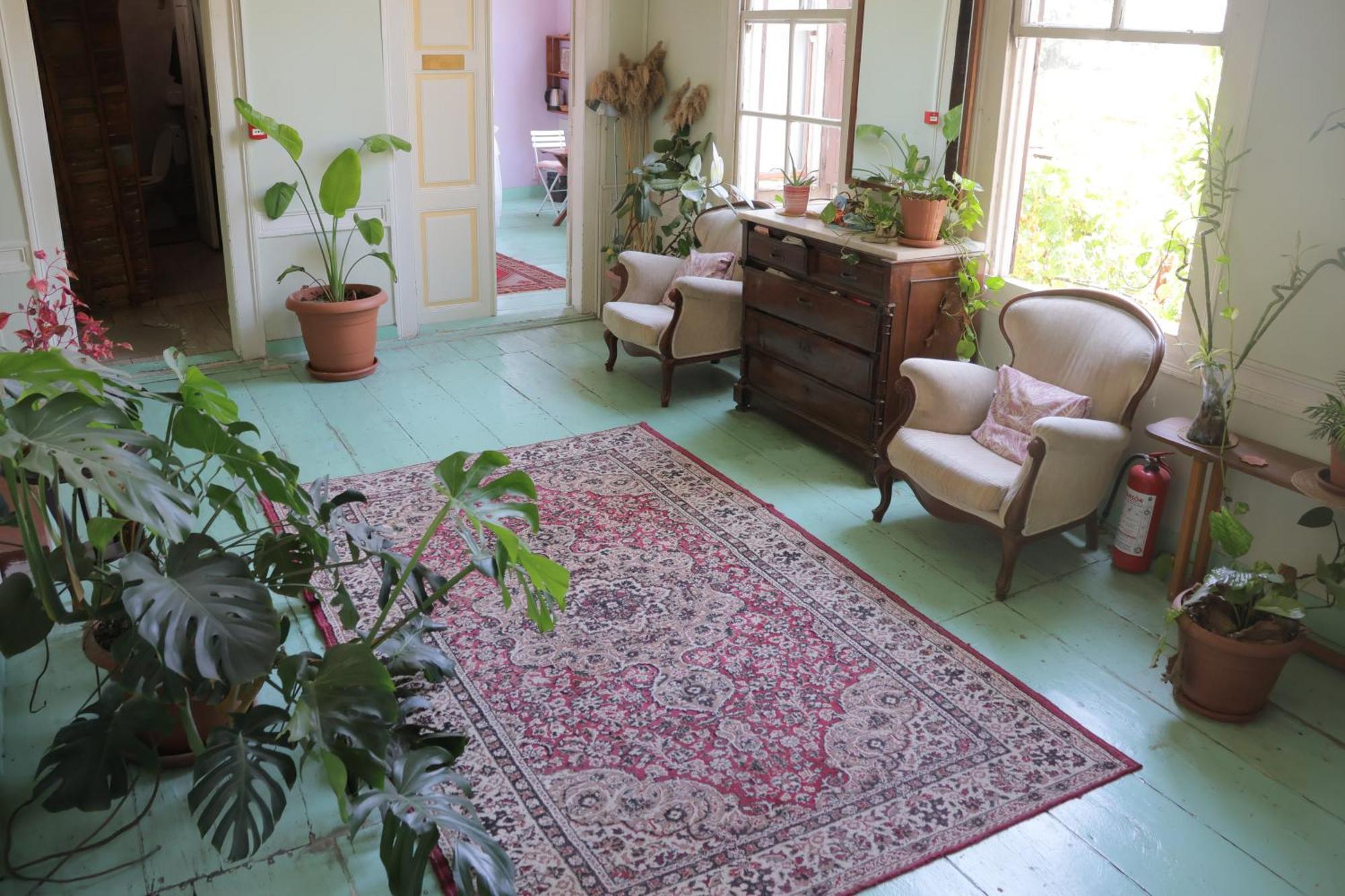 Lotus Garden Hostel Izmir Bagian luar foto