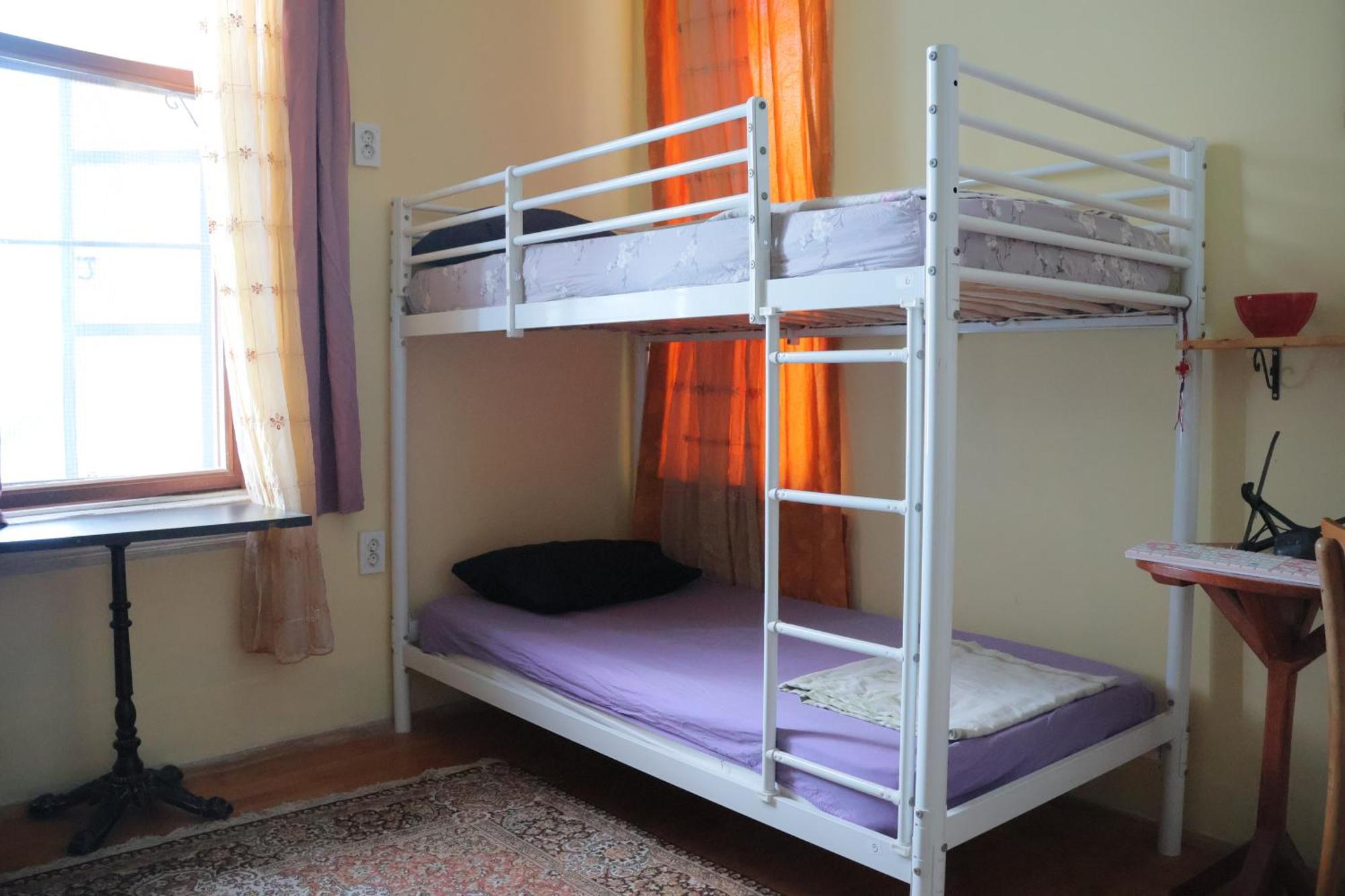 Lotus Garden Hostel Izmir Bagian luar foto