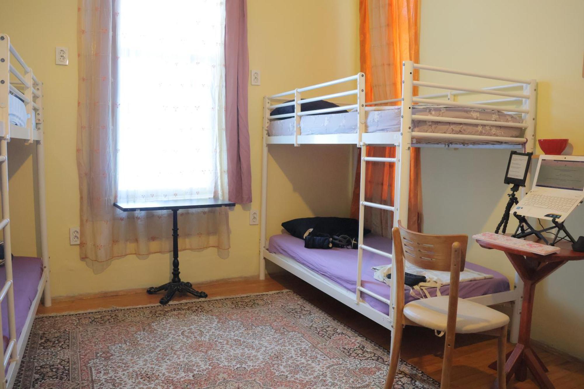 Lotus Garden Hostel Izmir Bagian luar foto