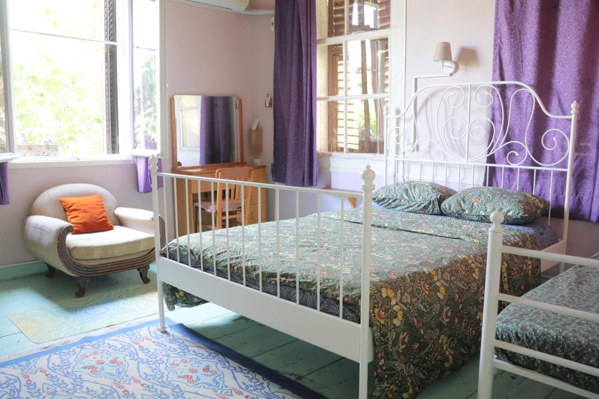 Lotus Garden Hostel Izmir Bagian luar foto