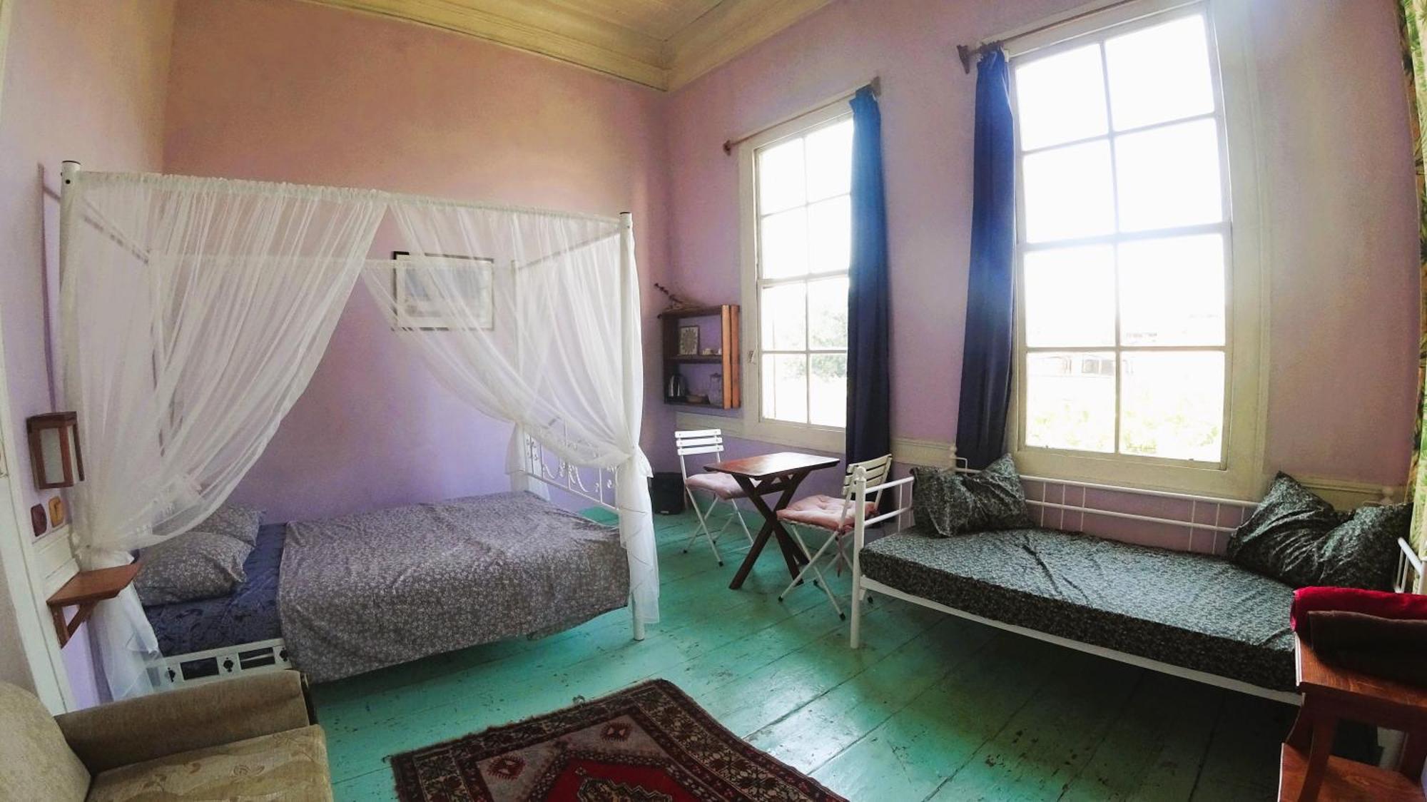 Lotus Garden Hostel Izmir Bagian luar foto