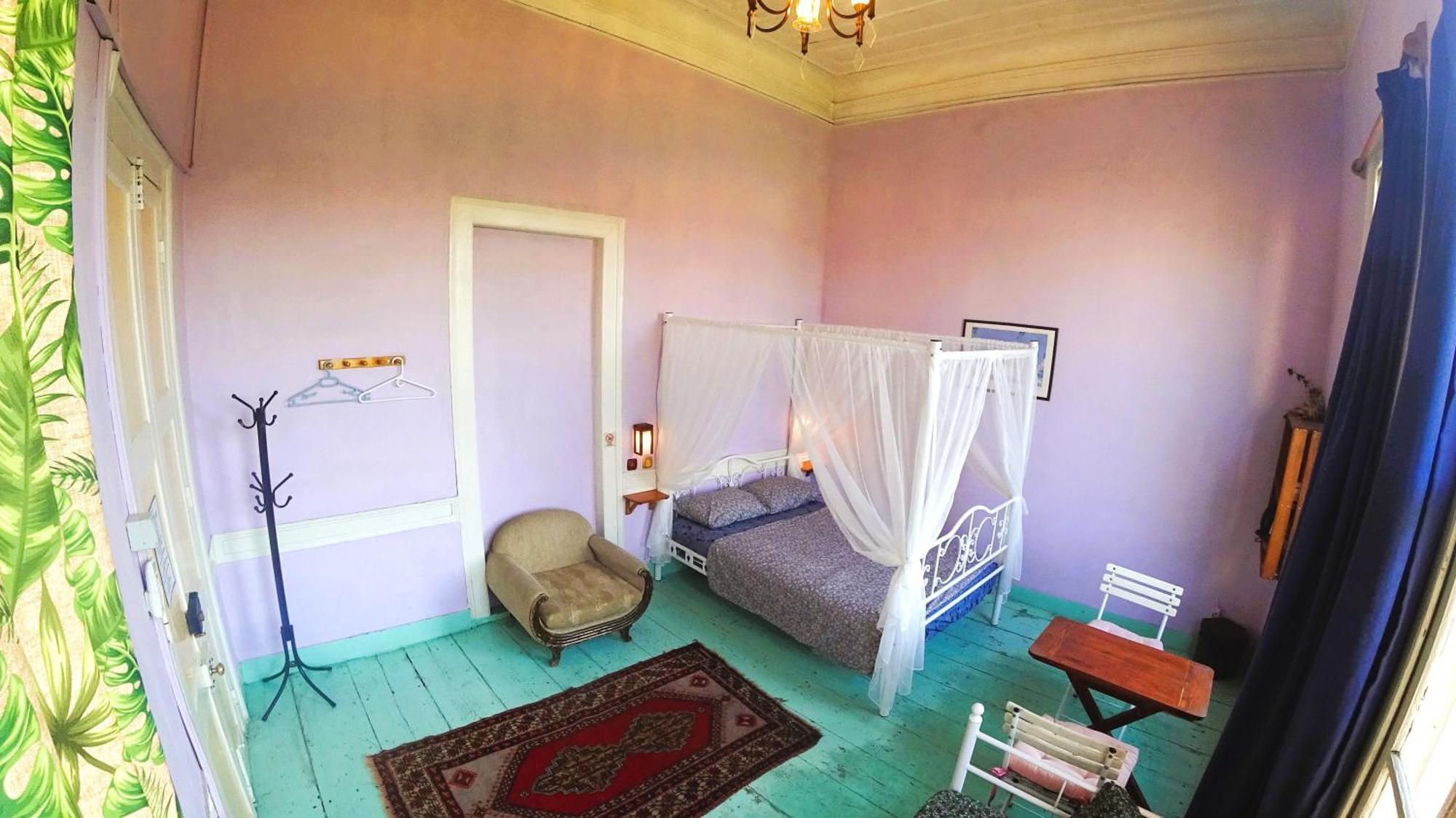 Lotus Garden Hostel Izmir Bagian luar foto