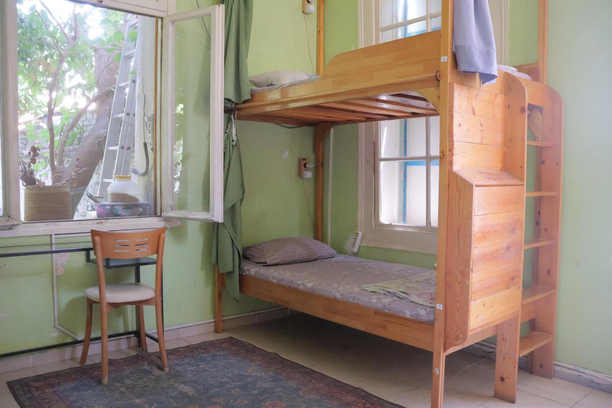 Lotus Garden Hostel Izmir Bagian luar foto