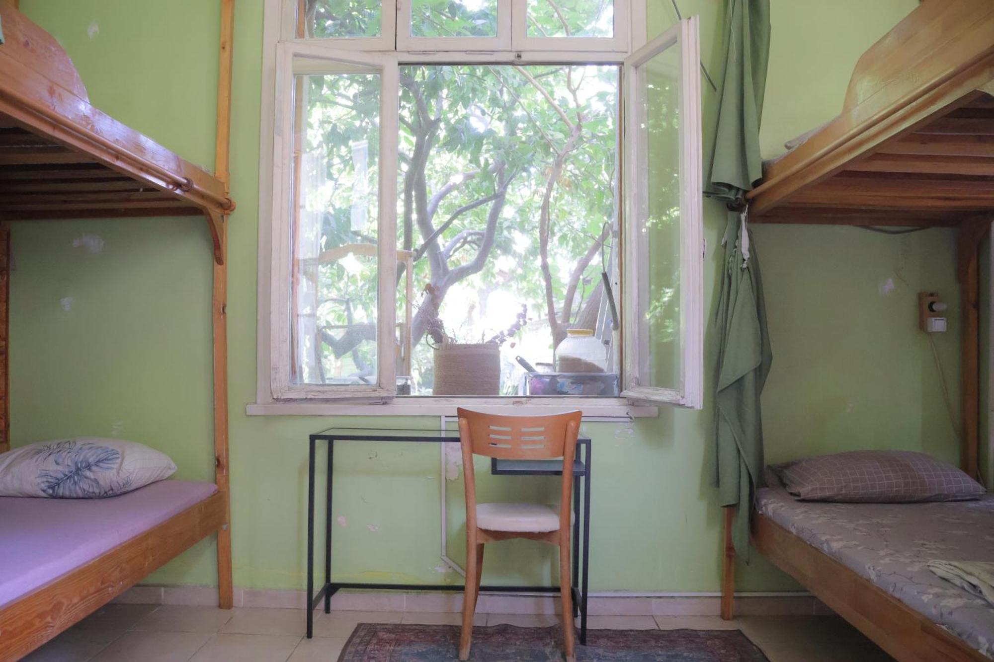 Lotus Garden Hostel Izmir Bagian luar foto