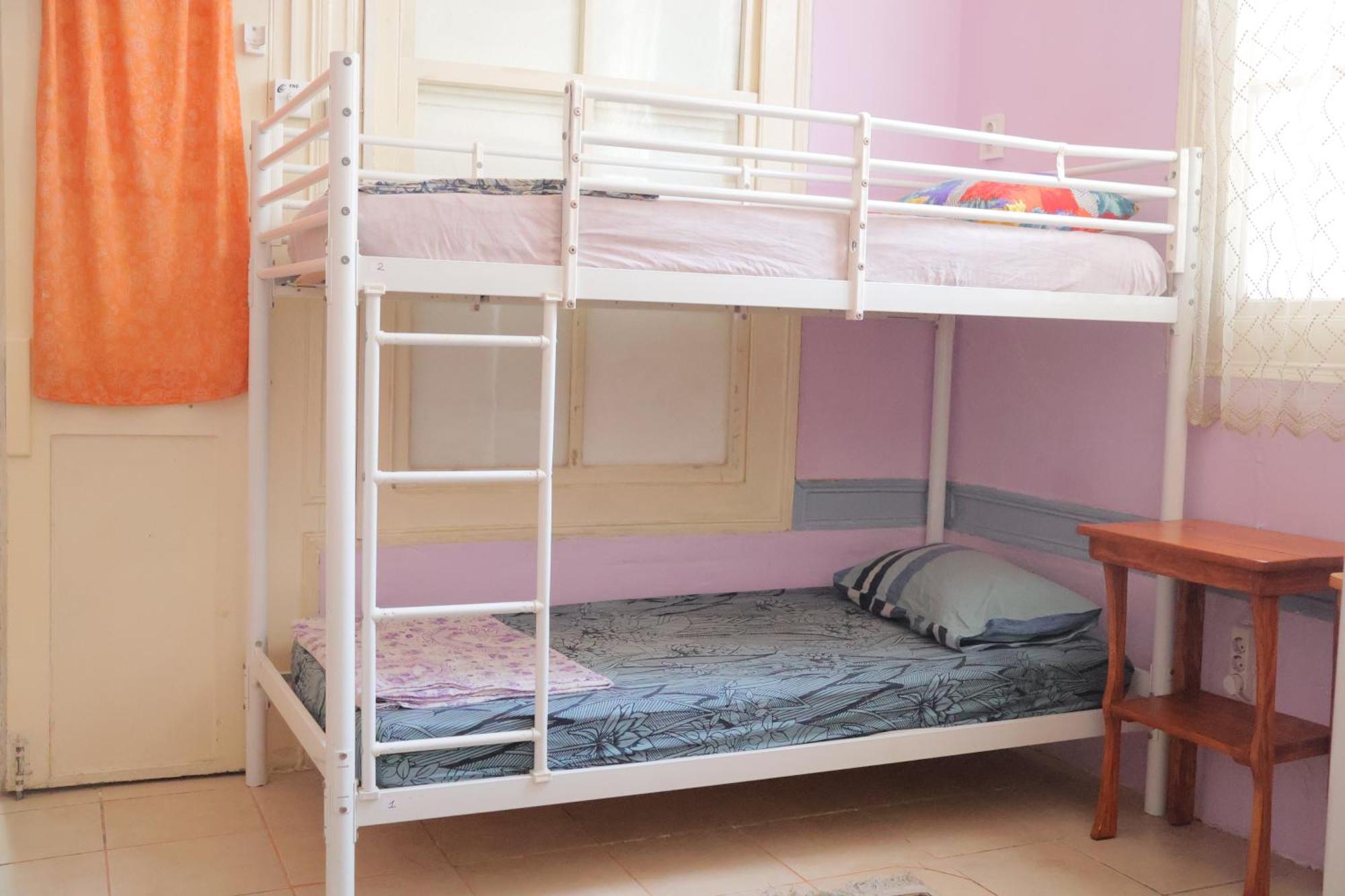 Lotus Garden Hostel Izmir Bagian luar foto