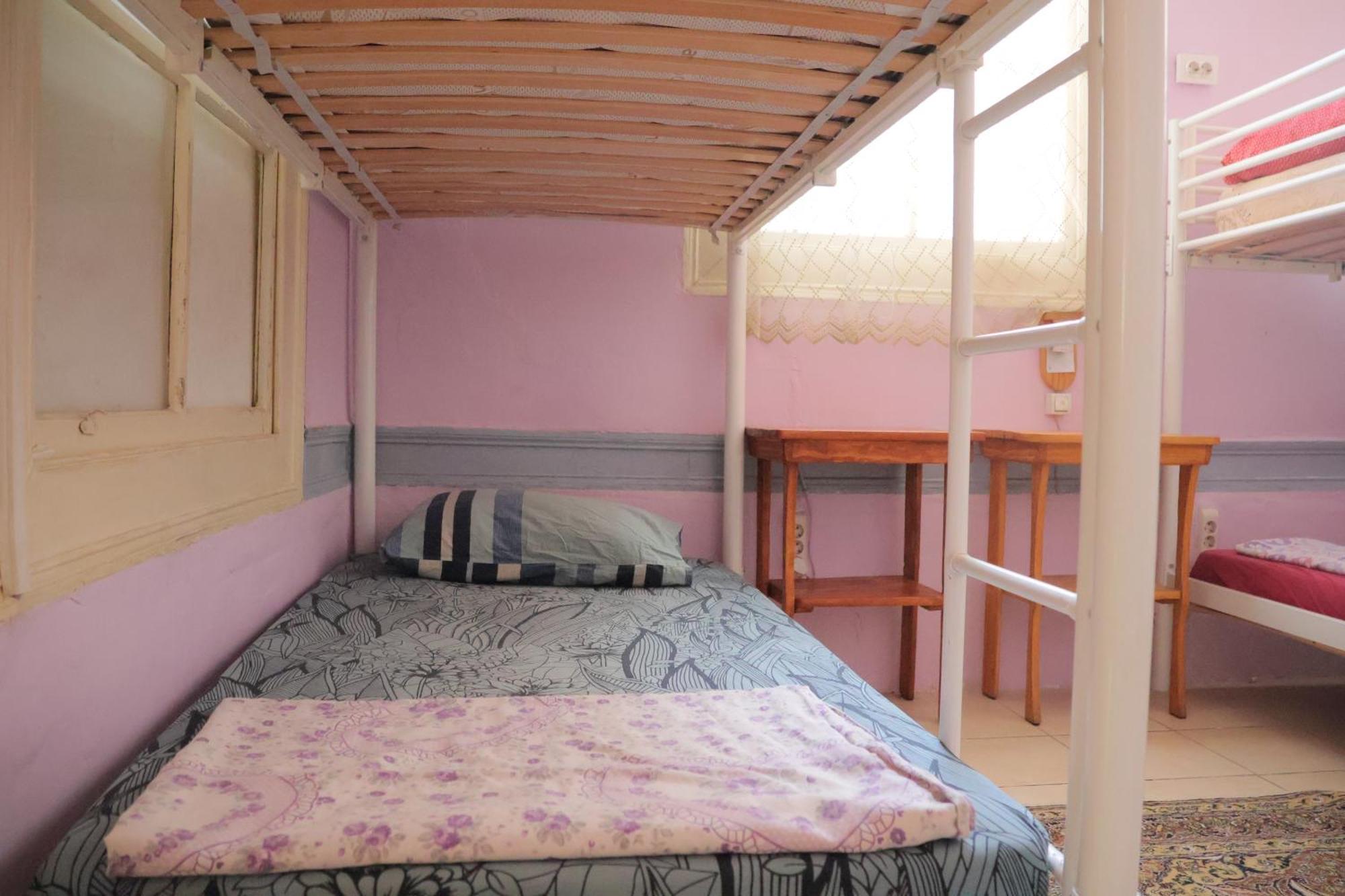 Lotus Garden Hostel Izmir Bagian luar foto